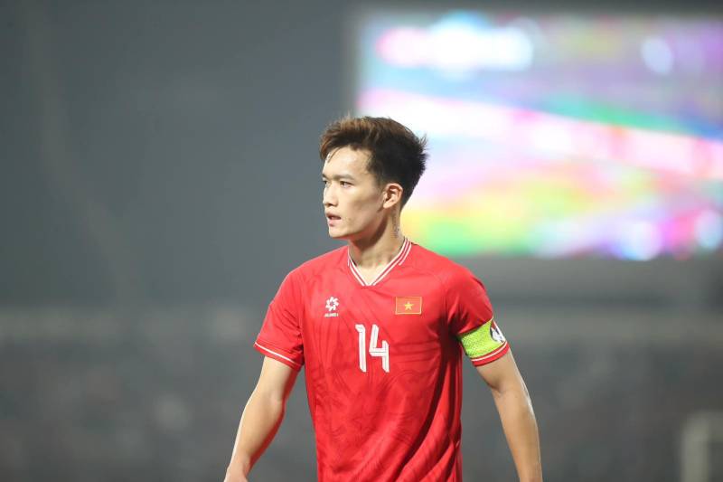 Hoàng Đức Cầu Thủ: Tài Năng Điềm Tĩnh Và Trụ Cột Mới 1 Hoàng Đức Cầu Thủ: Tài Năng Điềm Tĩnh Và Trụ Cột Mới