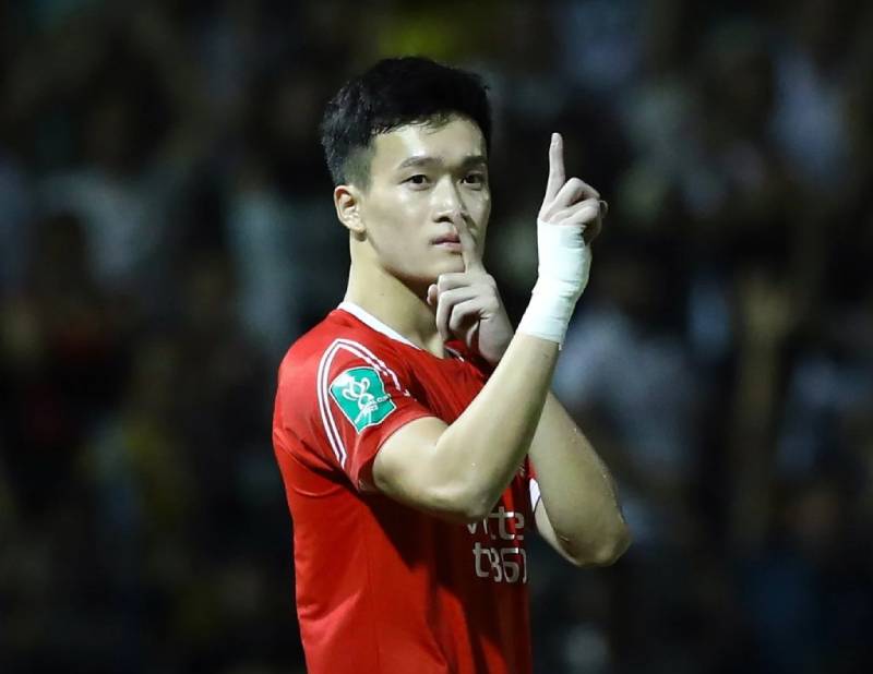 Hoàng Đức Cầu Thủ: Tài Năng Điềm Tĩnh Và Trụ Cột Mới 5 Những thách thức và kỳ vọng