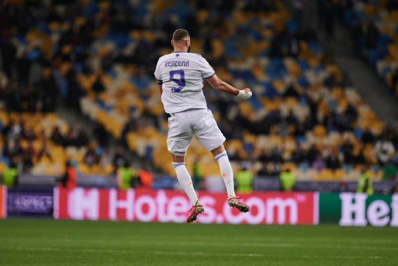 Cầu Thủ Số 9: Biểu Tượng Săn Bàn Và Linh Hồn Hàng Công 2 Số 9 là gì trong bóng đá và vai trò chiến thuật