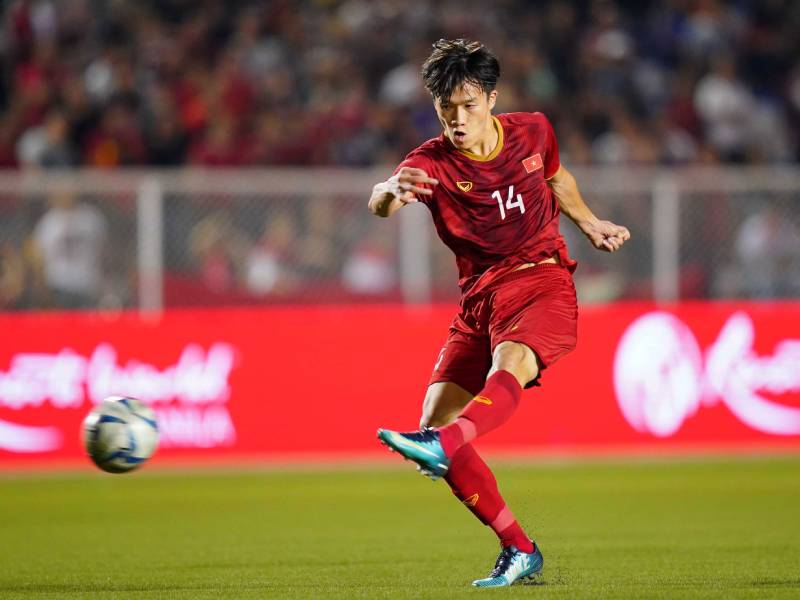 Hoàng Đức Cầu Thủ: Tài Năng Điềm Tĩnh Và Trụ Cột Mới 4 Từ U23 đến đội tuyển quốc gia: Từ “người được thử” đến trụ cột