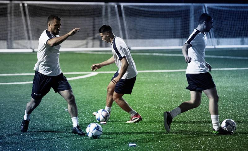 Bí Quyết Rèn Luyện Thể Lực Của Cầu Thủ Nhằm Tăng Cường Sức Mạnh 3 Thể lực đặc thù cho bóng đá: Tập trung vào chuyển động và khả năng đổi hướng